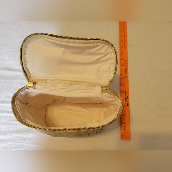 Cream Polkadot Kate Spade Out To Lunch Lunchbox - Picture 2 of 6